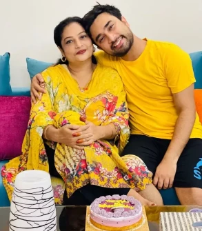 Farhan Ahmed Jovan with his mother family photo