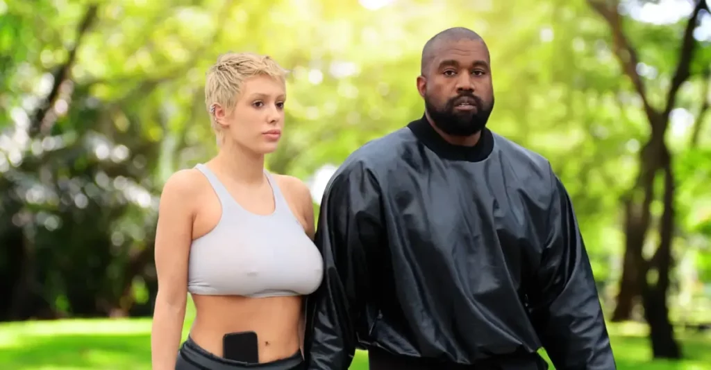 Bianca Censori and Kanye West pic