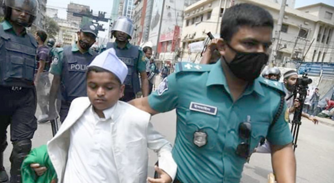 Police takin Rafiqul Islam Madani to the custudy